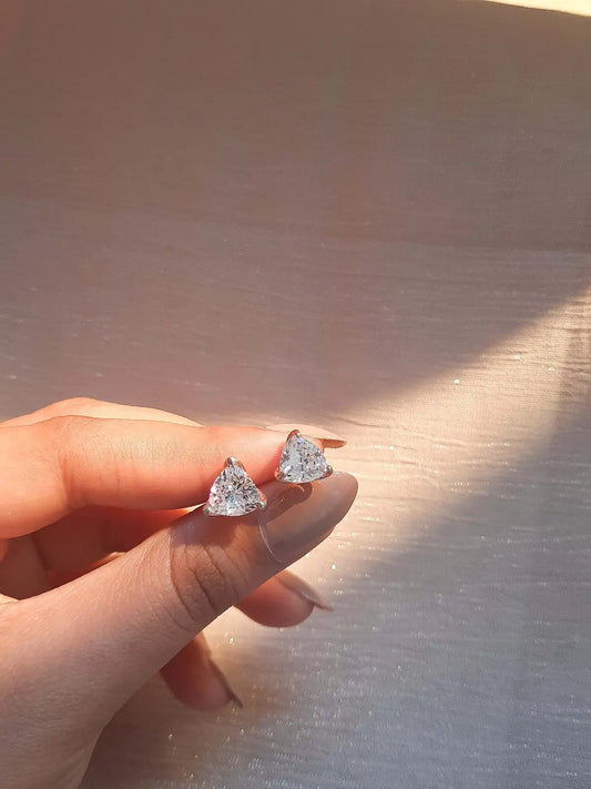AMYRA EARSTUDS