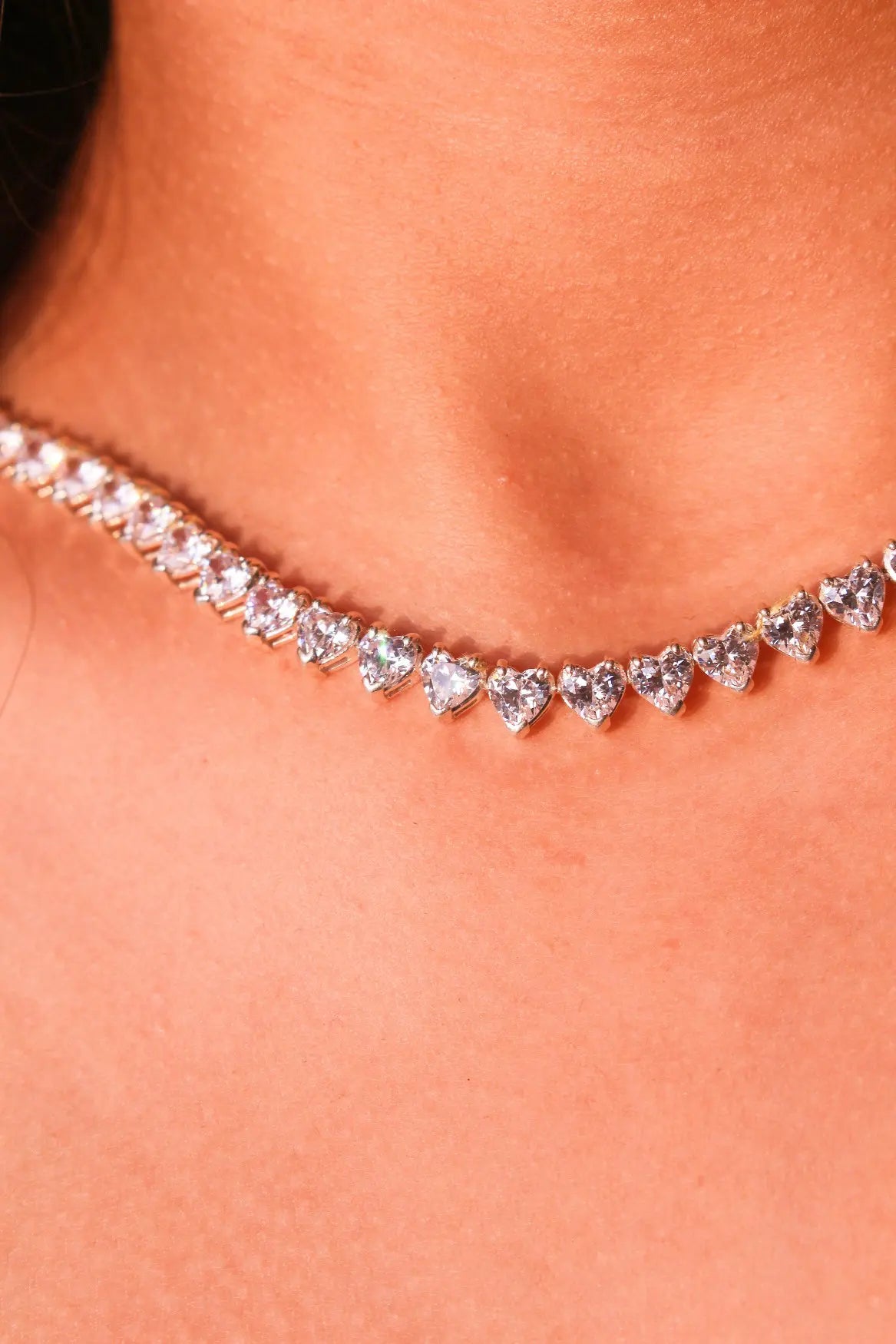 AMORA NECKLACE