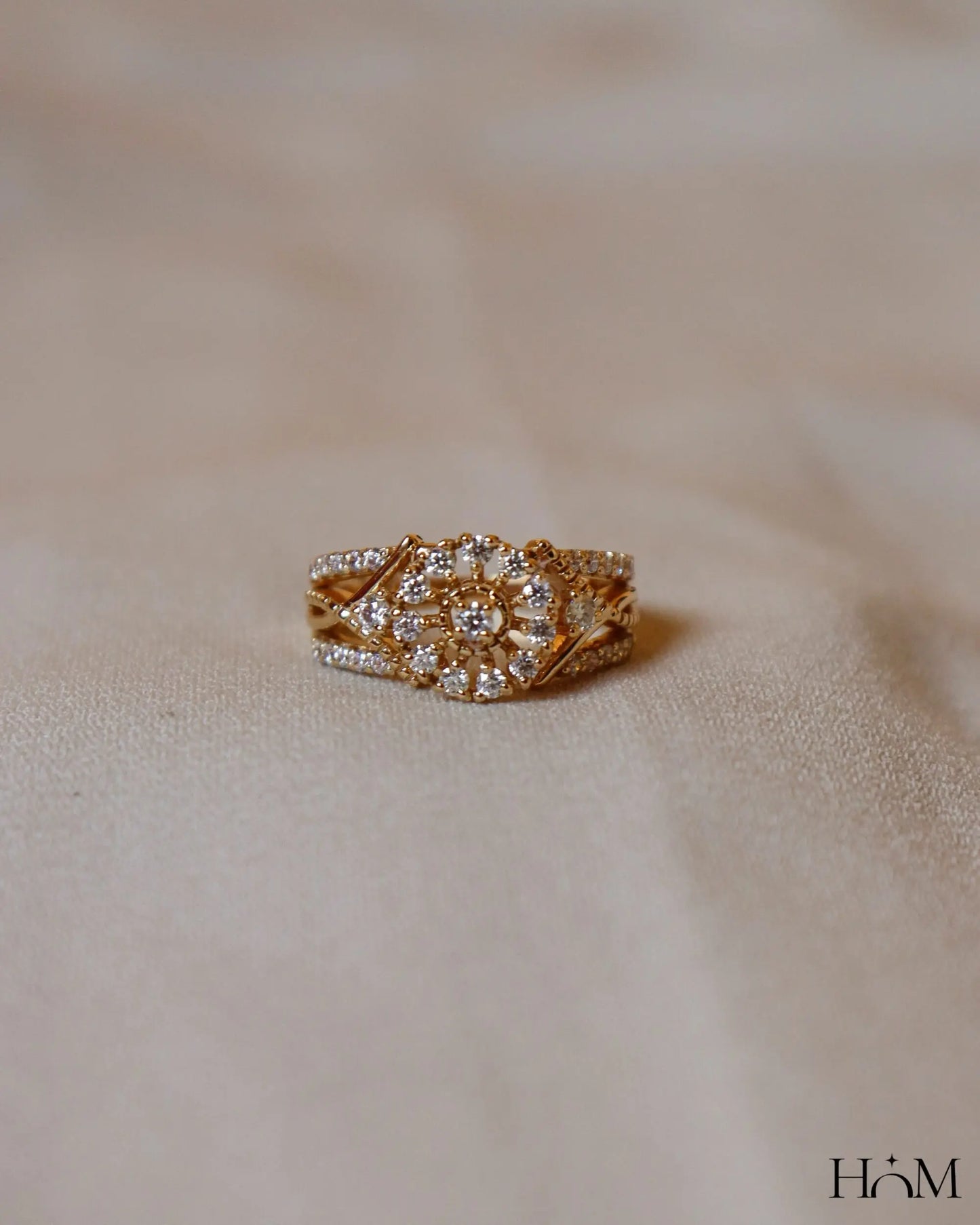 AMIKA RING
