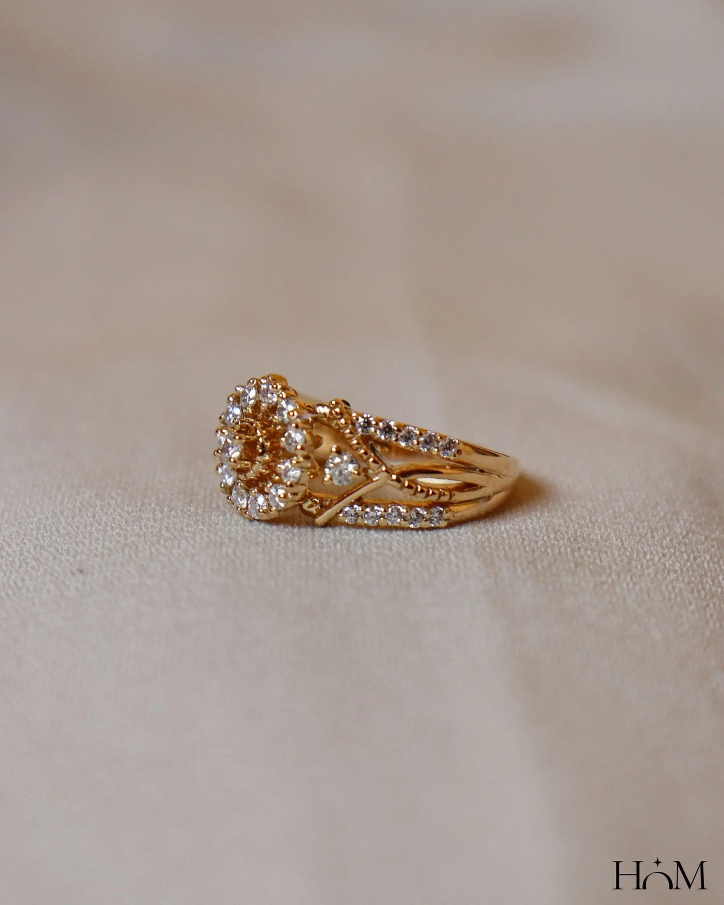 AMIKA RING