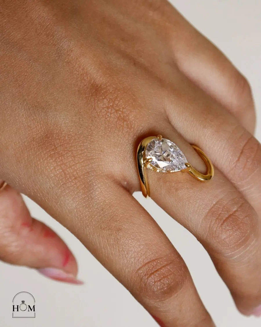 ASTRID RING
