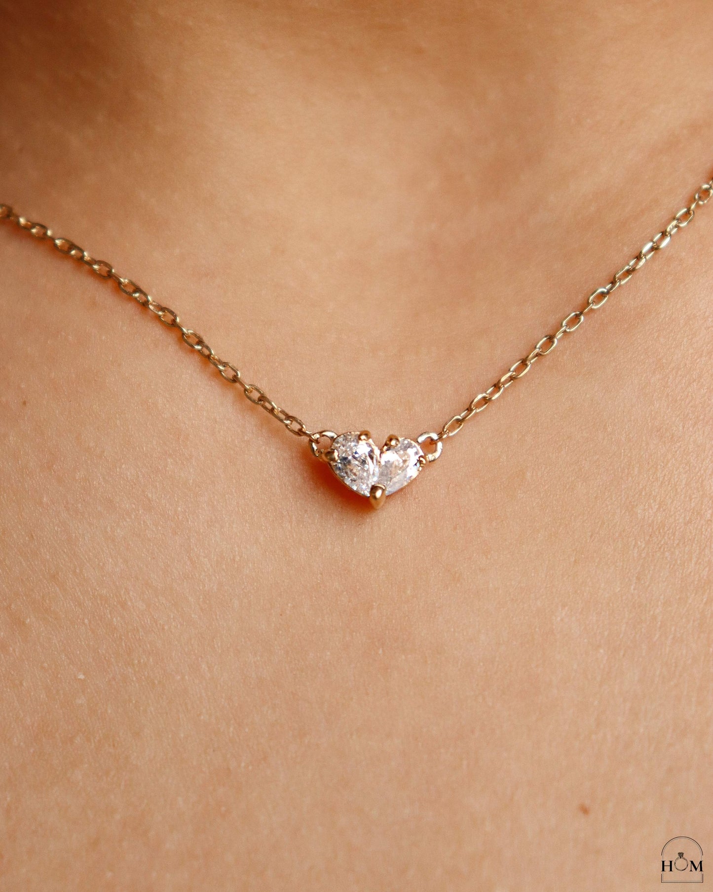 DAHLIA PEAR-DIAMOND PENDANT