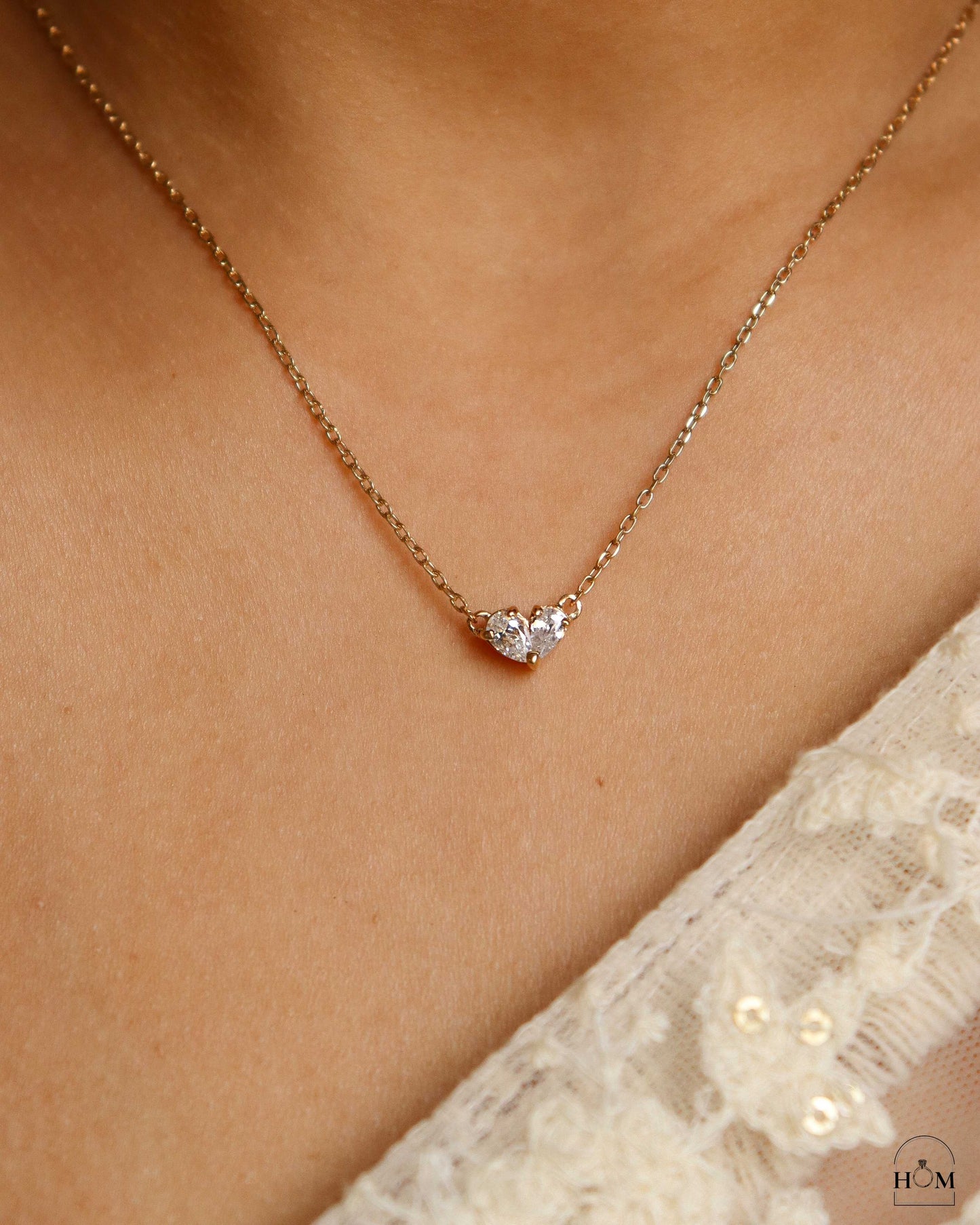 DAHLIA PEAR-DIAMOND PENDANT