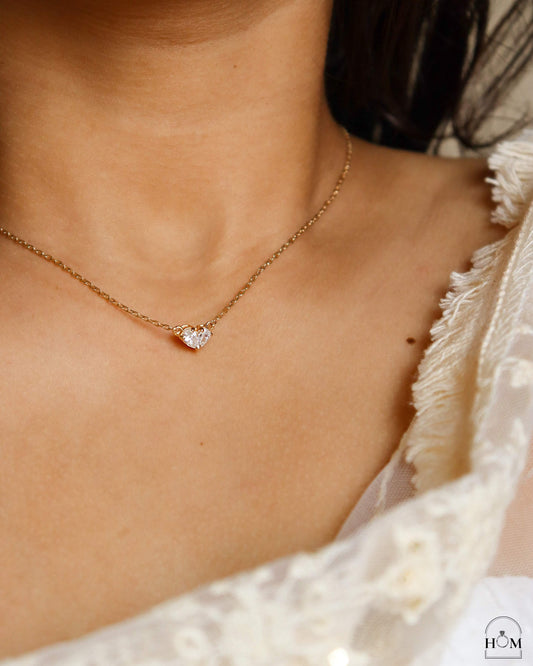 DAHLIA PEAR-DIAMOND PENDANT