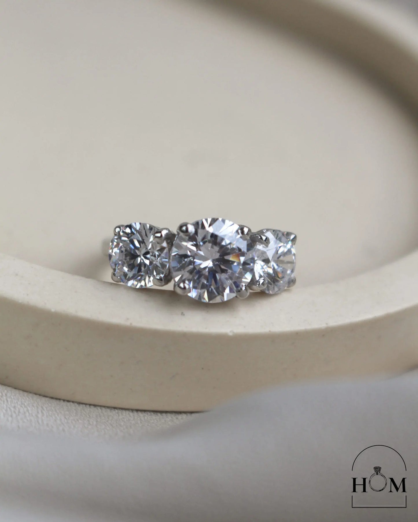 JOSEPHINE (TRI-DIAMOND RING)