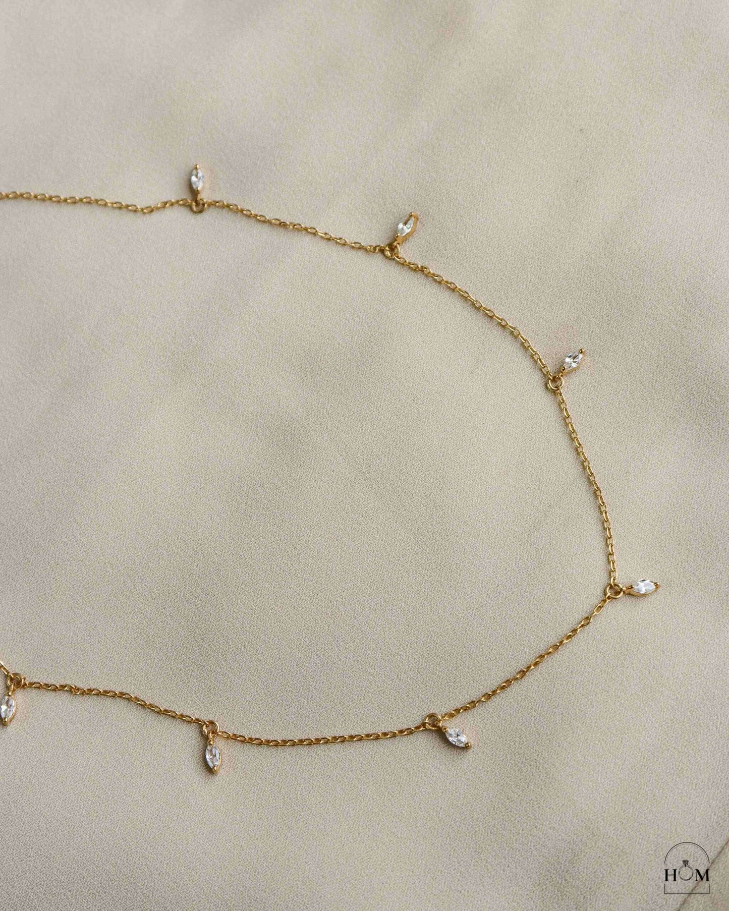 LILY NECKLACE