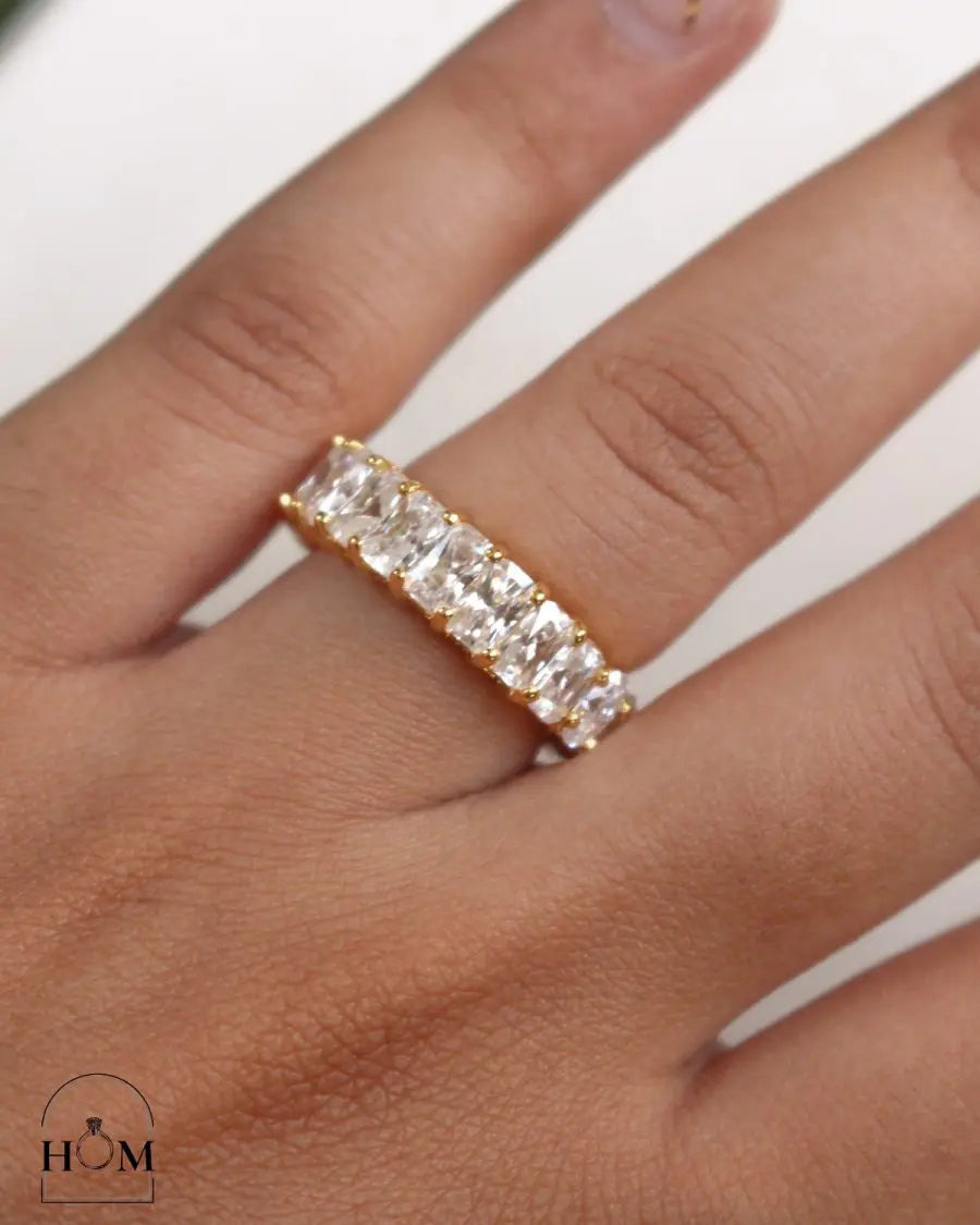 MARILYN (DOUBLE SIDED ETERNITY BAND)
