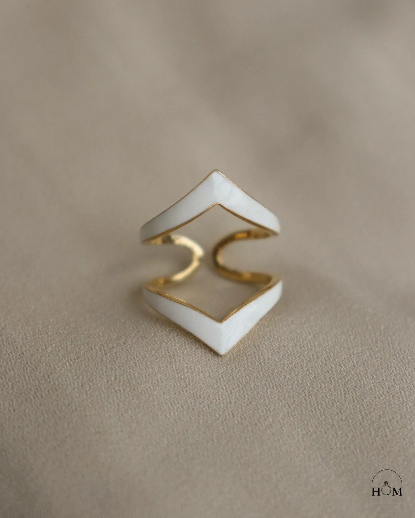 NIOLA RING