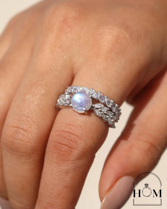 AMARIS MOONSTONE RING