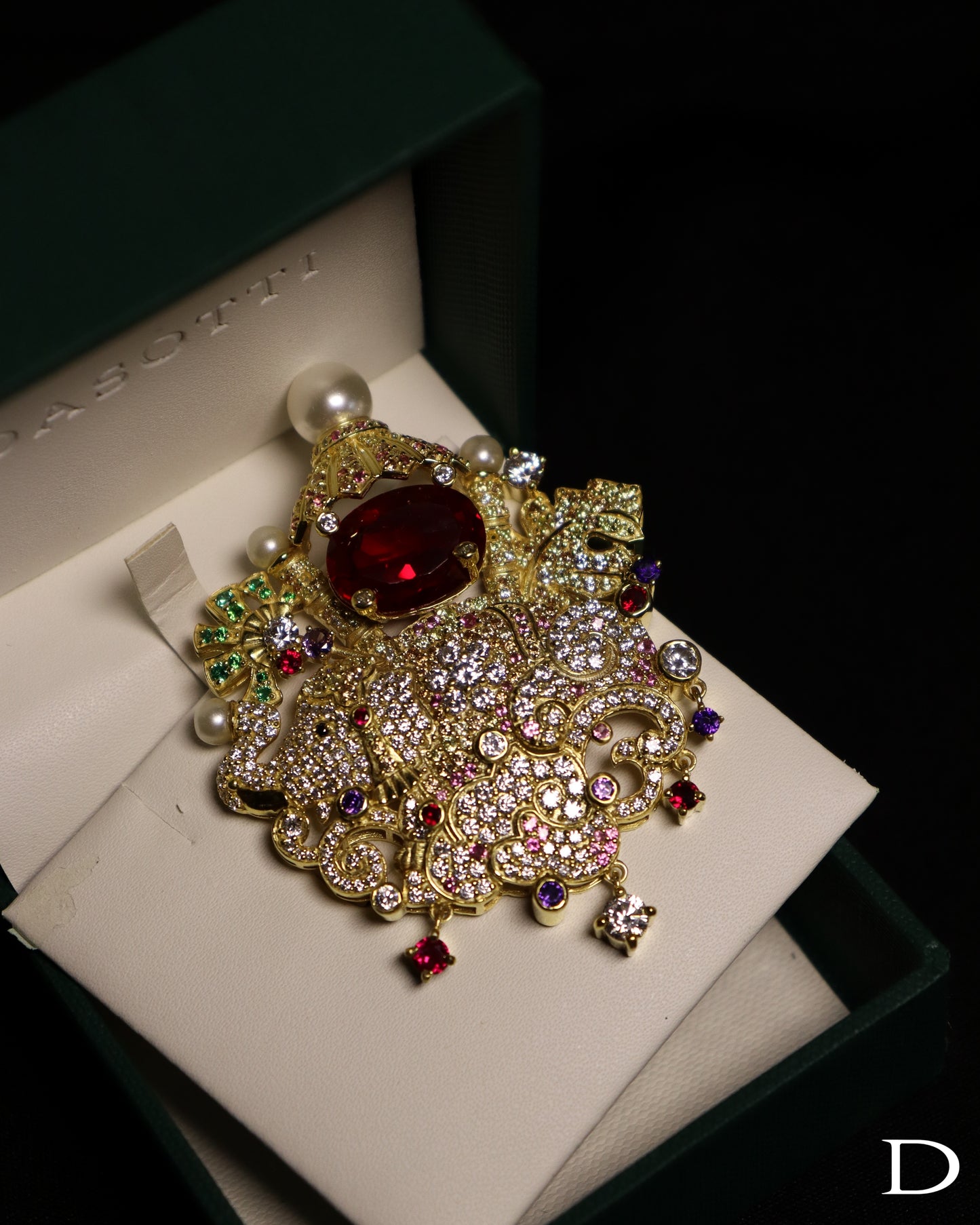 ELEPHANT CARNAVAL BROOCH