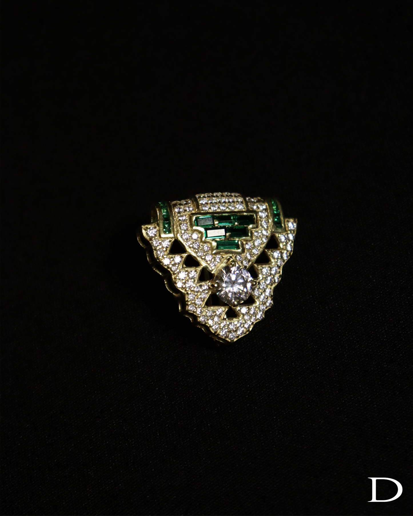DINE BROOCH