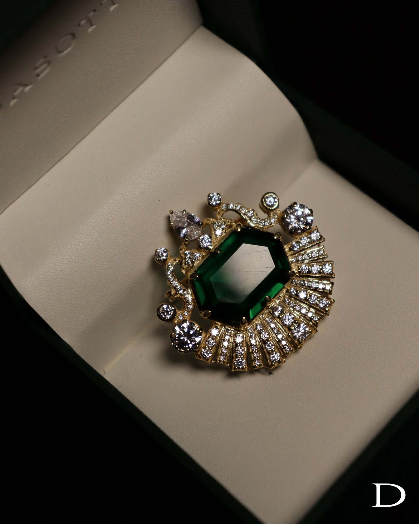 GRAFFEN BROOCH