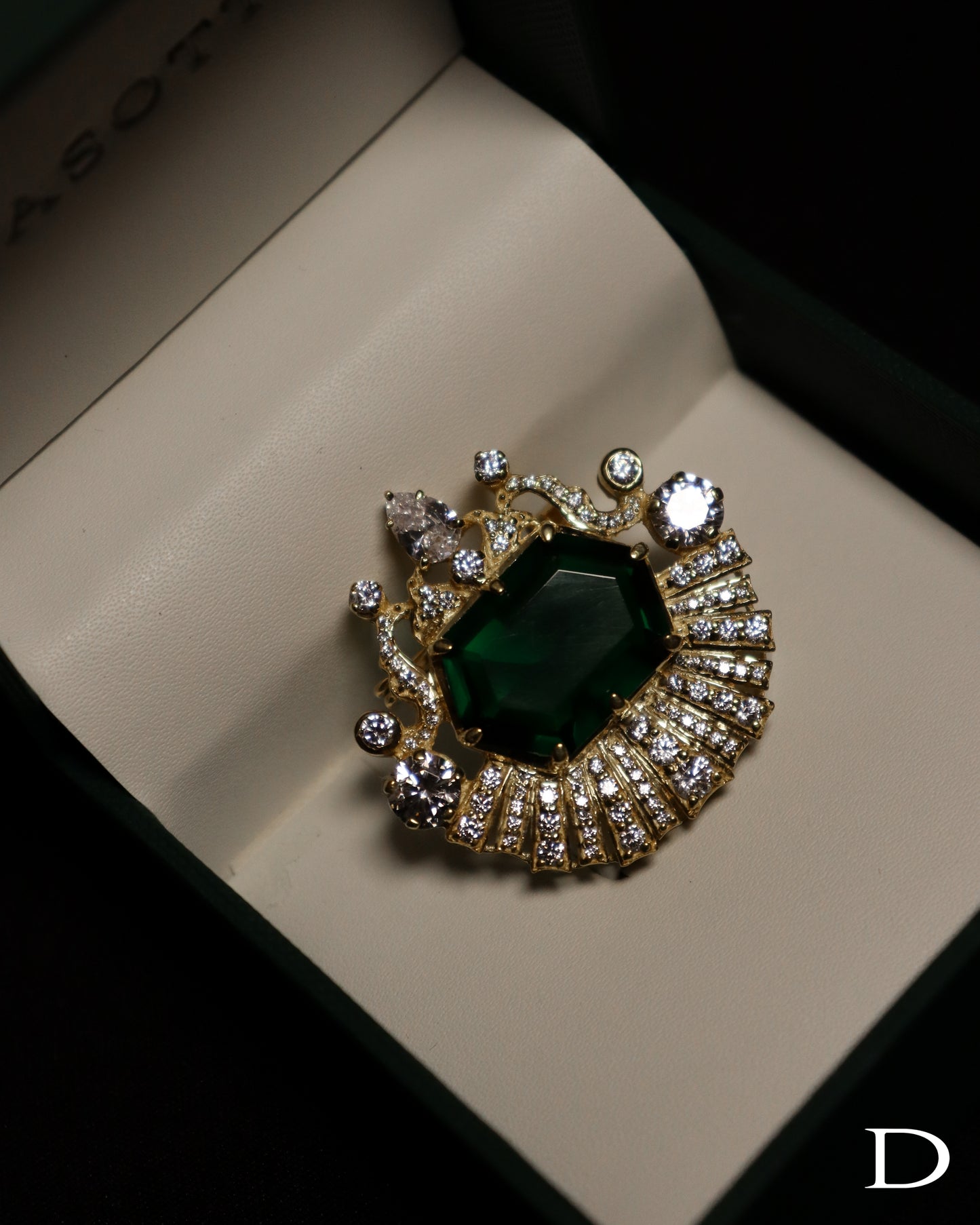 GRAFFEN BROOCH
