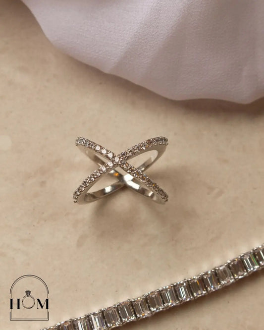 CRIZELLE CROSS RING