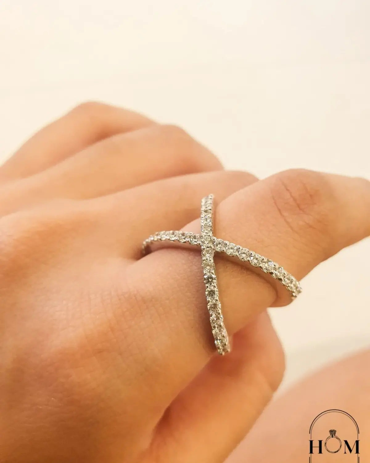 CRIZELLE CROSS RING