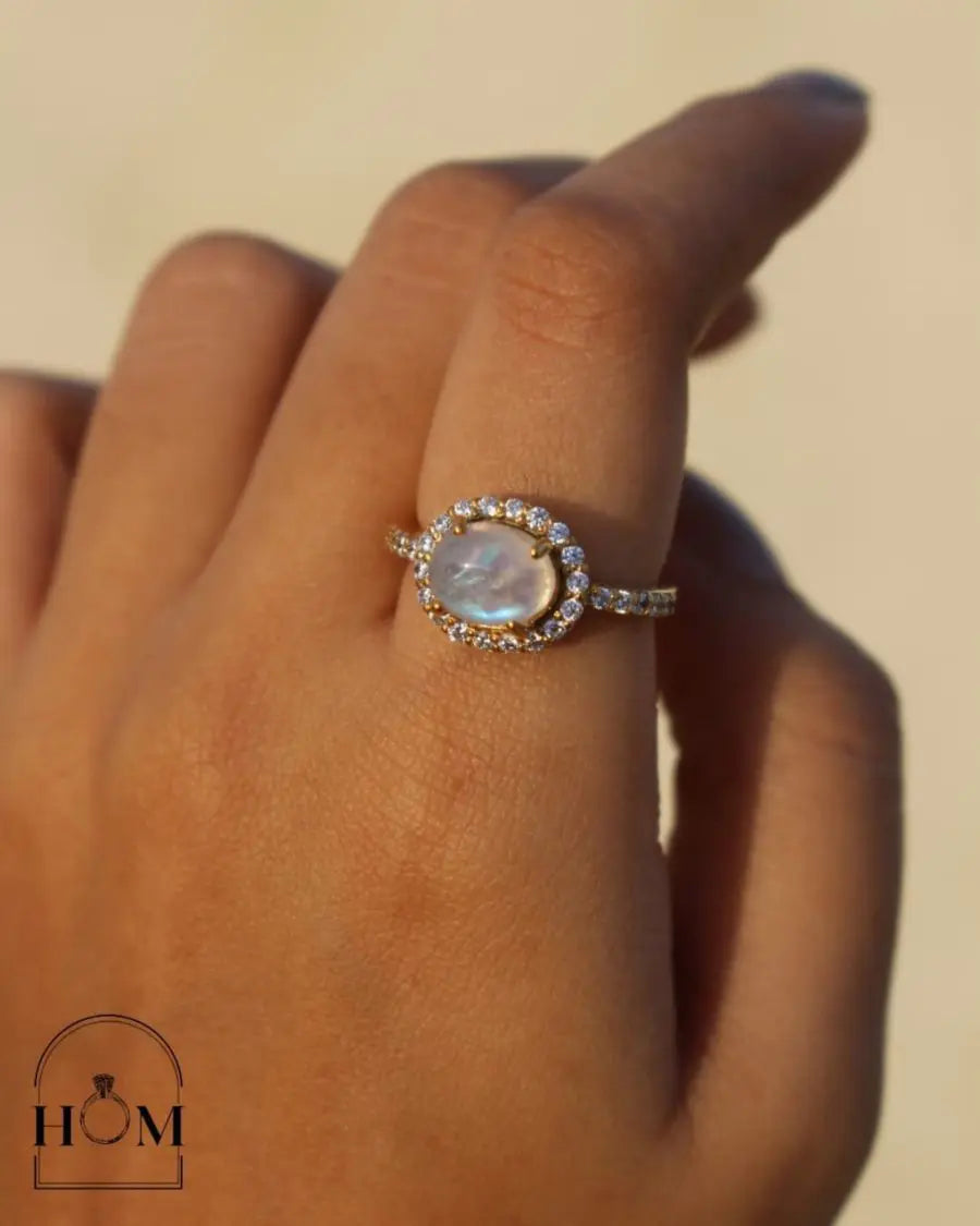 LUMINA MOONSTONE RING